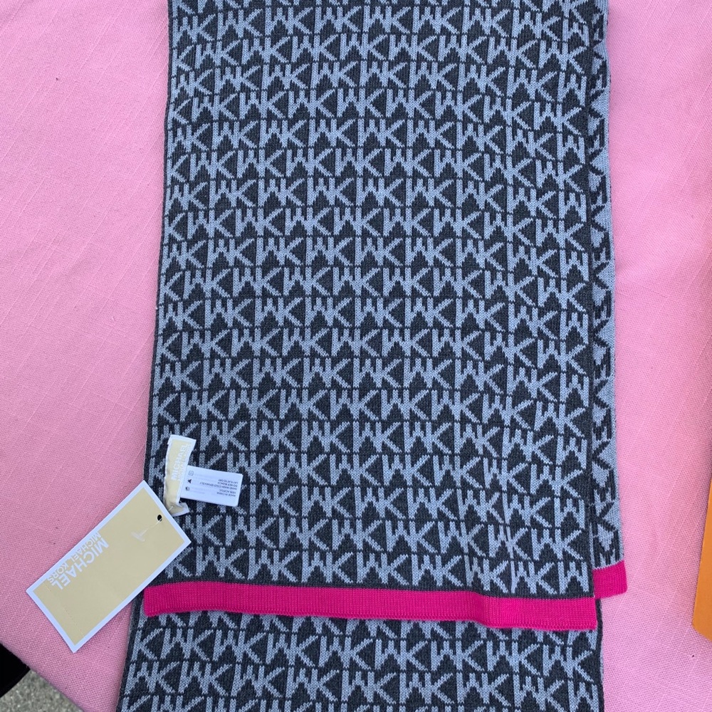 Michael Kors scarf